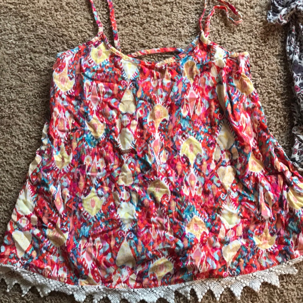 Spring tops bundle - Picture 2 of 5